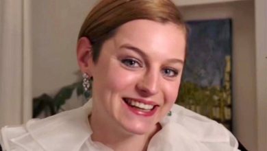 Photo of Emma Corrin Dedicates 2021 Golden Globes Win to Princess Diana With Touching Tribute