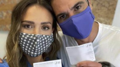 Photo of Jessica Alba celebrates as she and Cash Warren get COVID-19 vaccines following public launch of her The Honest Company.
