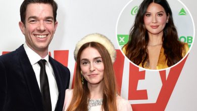 Photo of John Mulaney’s wife moves out of their LA home amid his Olivia Munn romance.