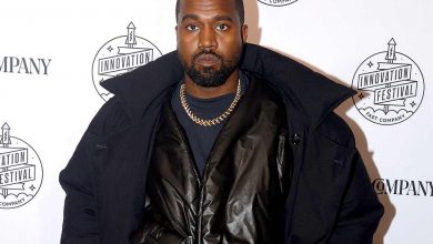 Photo of Kanye West Files to Officially Change His Name to “Ye”
