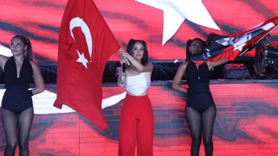 تصویر از جشن با پرچم ترکیه از هانده اونسال